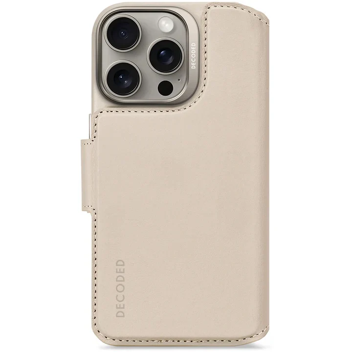 Decoded • Etui Portefeuille amovible pour iPhone 16 Pro • Argile