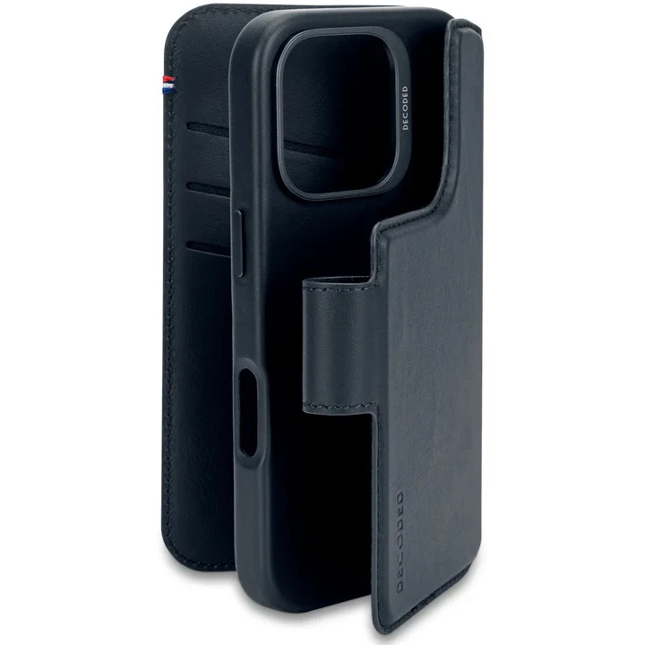 Decoded • Etui Portefeuille amovible pour iPhone 16 Pro • Bleu Marine - Image 2